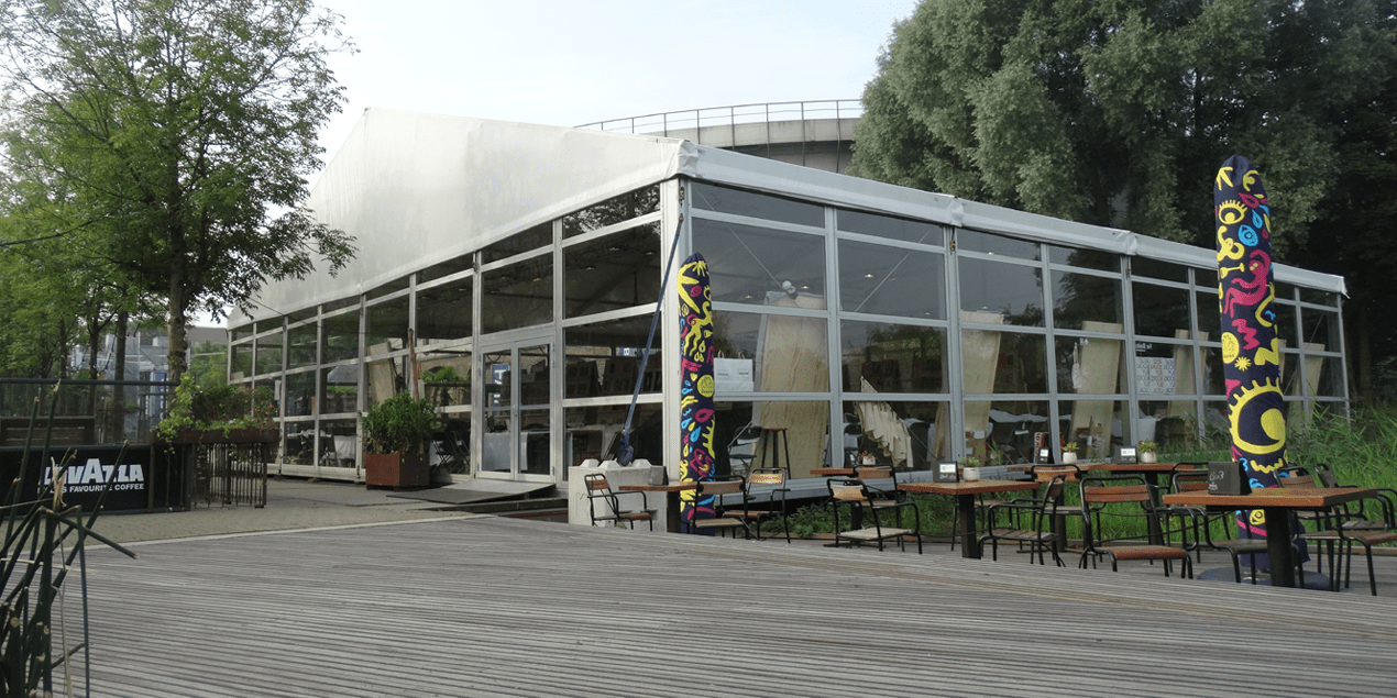 Tent voor showroom door Kontent Structures