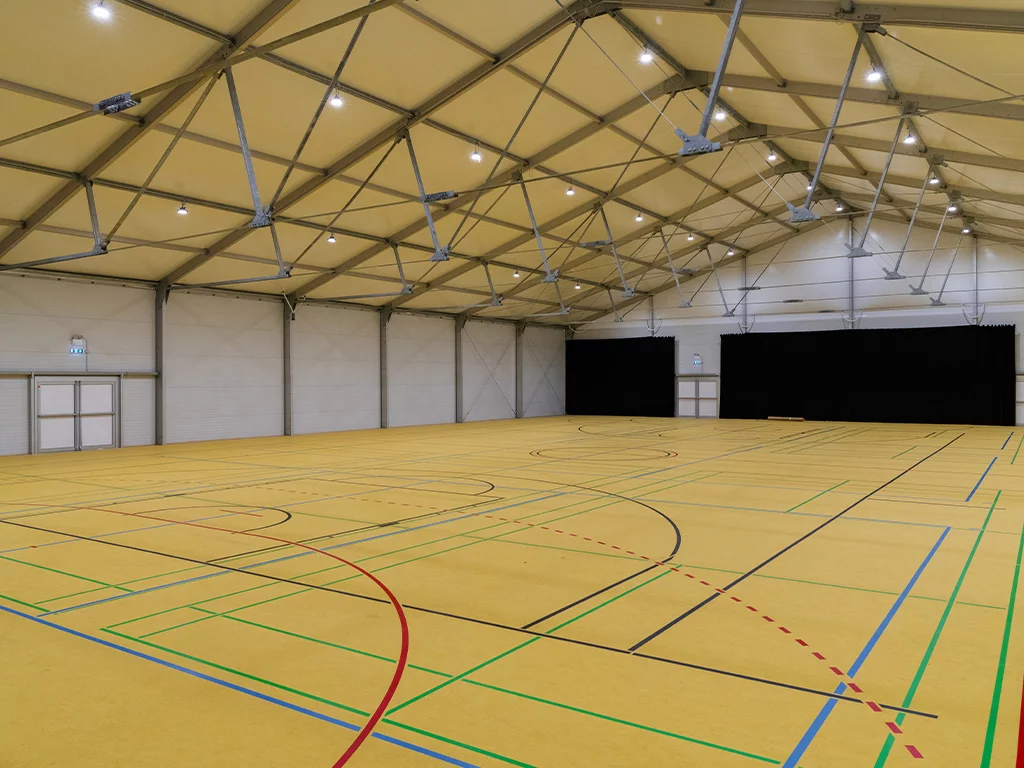 Wächtersbach benötigte kurzfristig eine große, klimatisierte Halle für verschiedene Sport- und Freizeitaktivitäten.