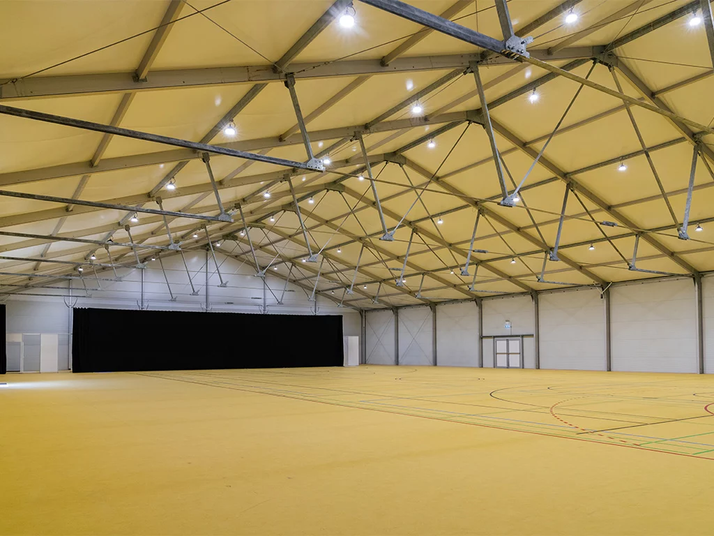 Wächtersbach benötigte kurzfristig eine große, klimatisierte Halle für verschiedene Sport- und Freizeitaktivitäten.