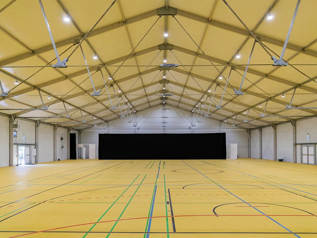 Wächtersbach benötigte kurzfristig eine große, klimatisierte Halle für verschiedene Sport- und Freizeitaktivitäten.